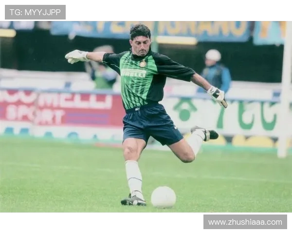 鲁梅尼格坦言生涯对阵最难缠对手是意大利名将贝尔戈米 - 副本 鲁梅尼格坦言生涯对阵最难缠对手是意大利名将贝尔戈米 - 副本